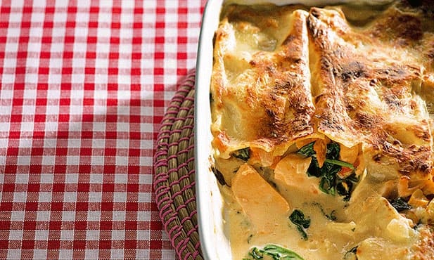 Lasanha de salmão com espinafres