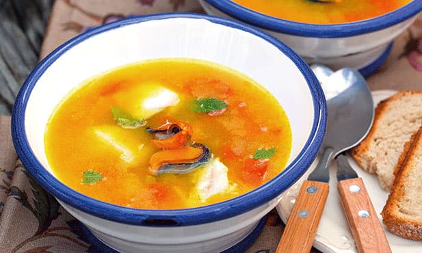 Sopa de peixe com mexilhão