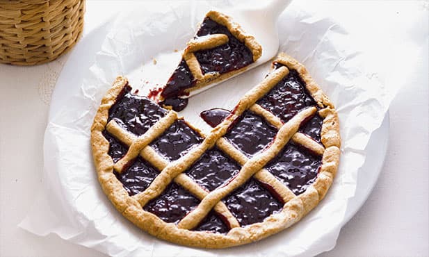 Tarte de amêndoa com doce de cereja