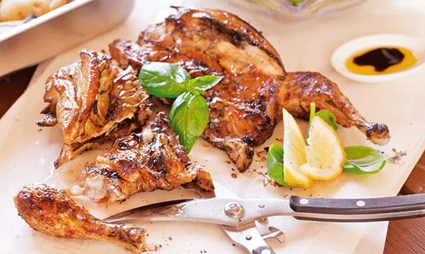 Frango com alho e manjericão