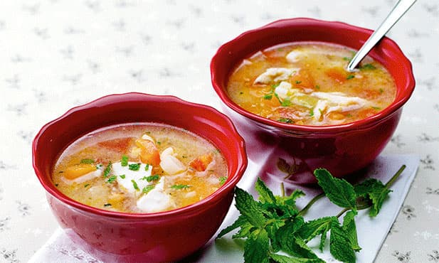 Sopa de peixe com massinhas