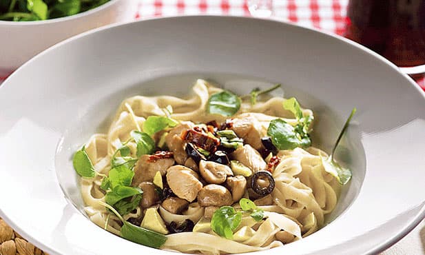 Tagliatelle com frango