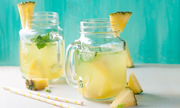 Infusão de camomila e abacaxi