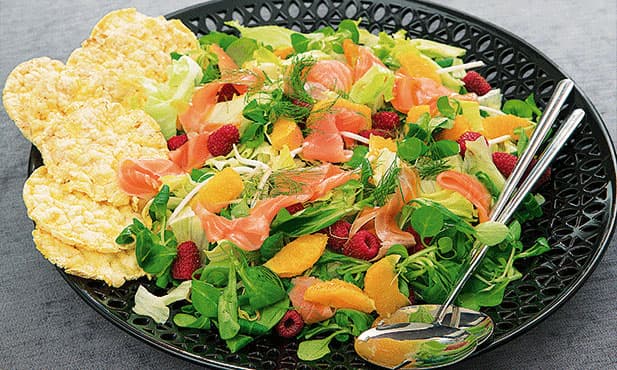 Salada de salmão fumado e agrião