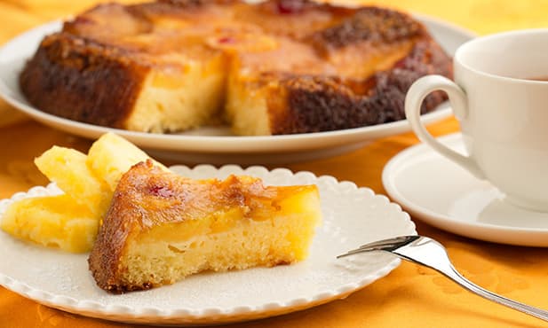 Bolo de ananás