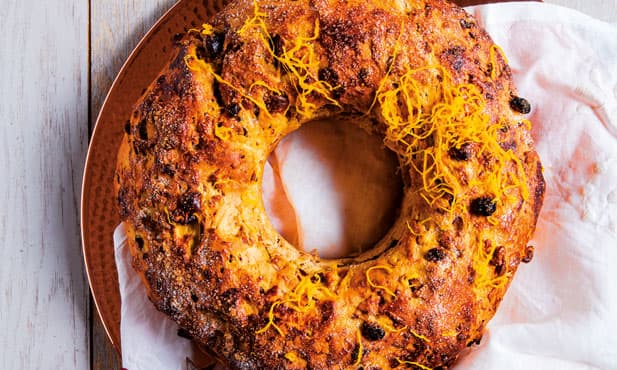 Bolo-rei com frutos secos