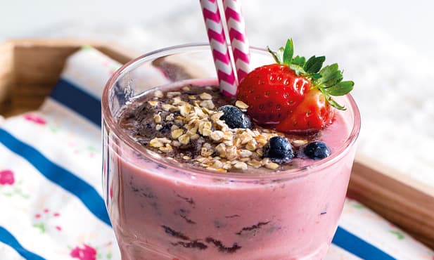 Smoothie de morango com flocos de...