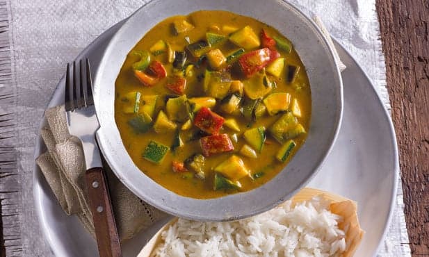 Basmati de menta com caril de legumes