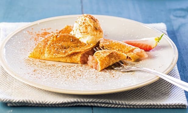 Crepes com maçã assada