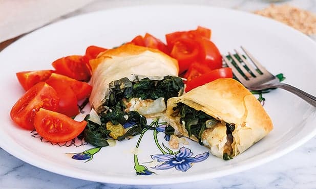 Travesseiros de espinafres e queijo