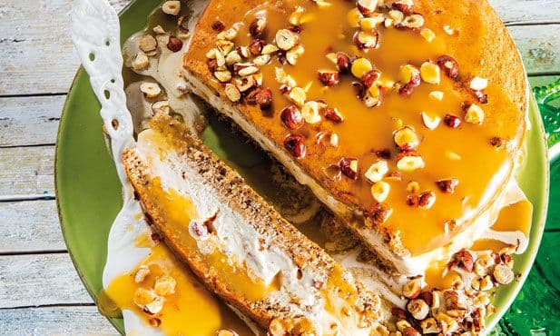 Bolo gelado com caramelo salgado