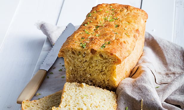 Pão de cebola com orégãos