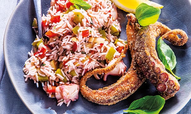 Polvo dourado com arroz