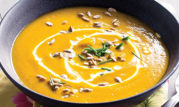 Sopa de cenoura com courgette e...