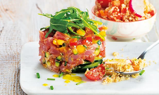 Tártaro de atum com salada de quinoa
