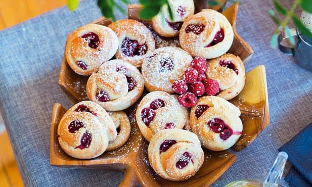 Pães de framboesa com sésamo