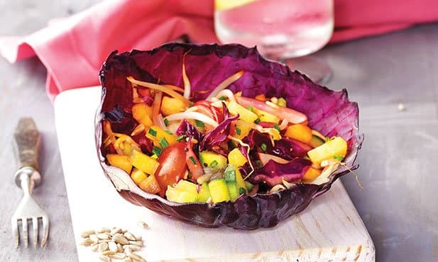 Salada de Verão em taça de...