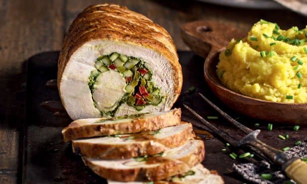 Peru recheado com pesto de espinafres...