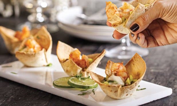 Cestos de camarão com guacamole
