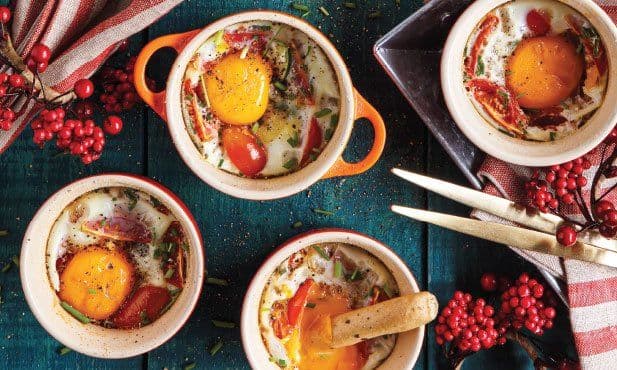 Ovos no forno em cama de courgette
