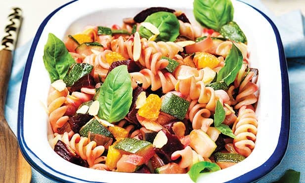 Salada de fusilli com legumes