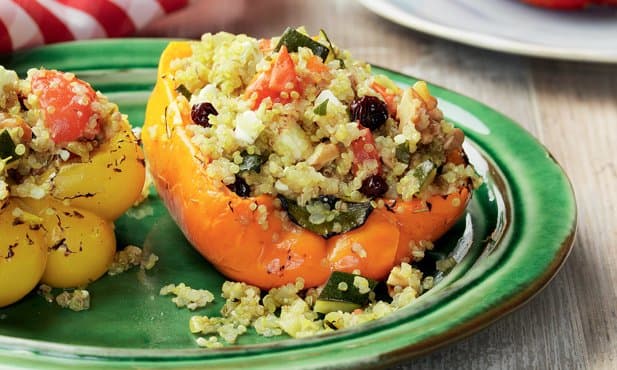 Trio de pimentos recheados com quinoa