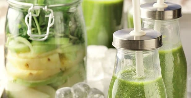 Sumo verde com maçã e espinafres