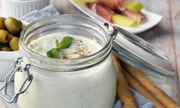 Molho de iogurte e pepino