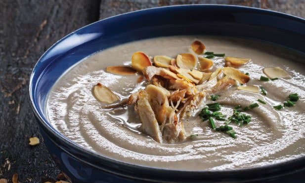 Sopa de couve-flor com cogumelos