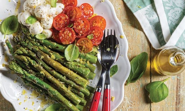 Espargos grelhados com tomate e...