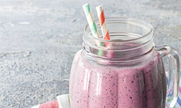 Batido de mirtilos com aveia