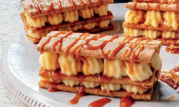 Mil-folhas de crepes com caramelo