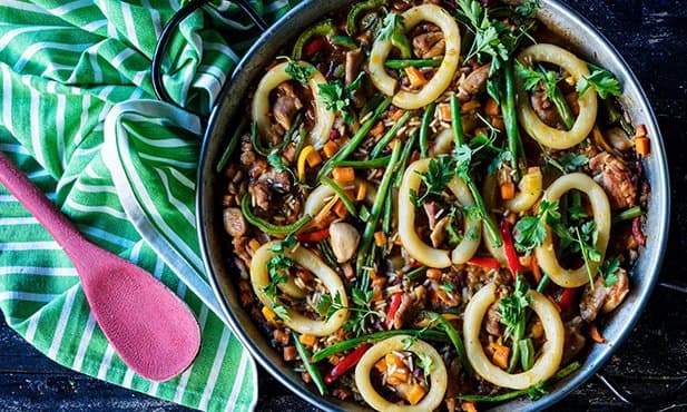 Paella de frango