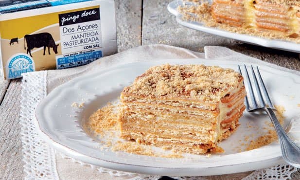 Bolo de bolacha com canela