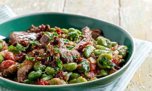 Favas com costeletas de borrego