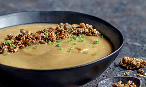 Sopa de castanhas com crocante de...