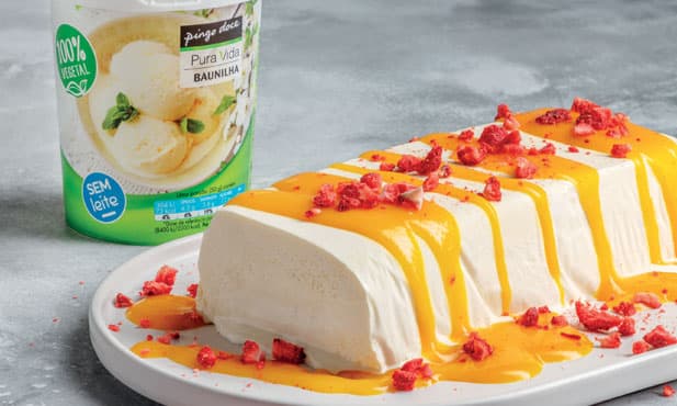 Gelado de baunilha com polpa de manga
