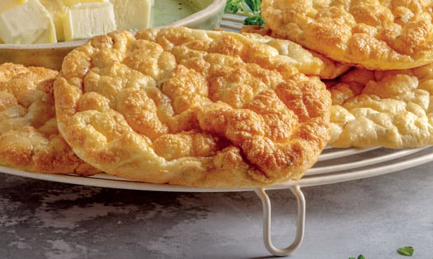 Pão nuvem com manteiga de iogurte