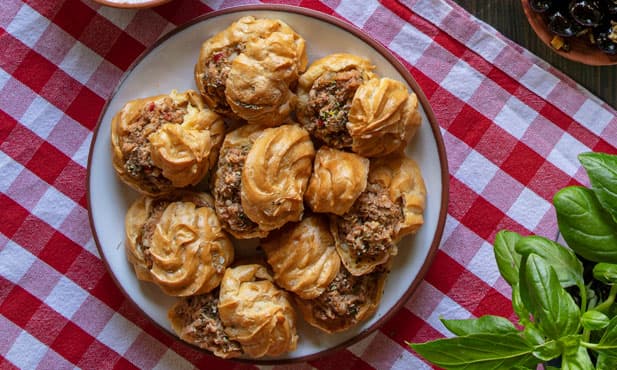 Profiteroles de sardinha em tomate
