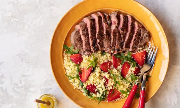 Entrecôte com salada de cuscuz