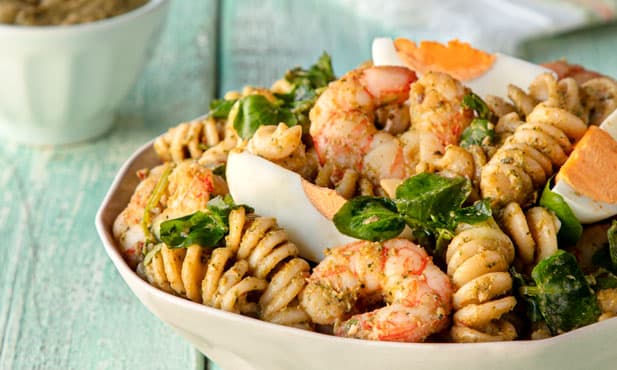 Fusilli com camarão e pesto