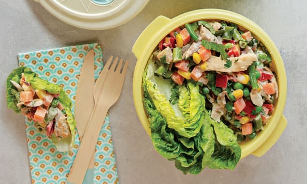 Salada russa de frango com alface