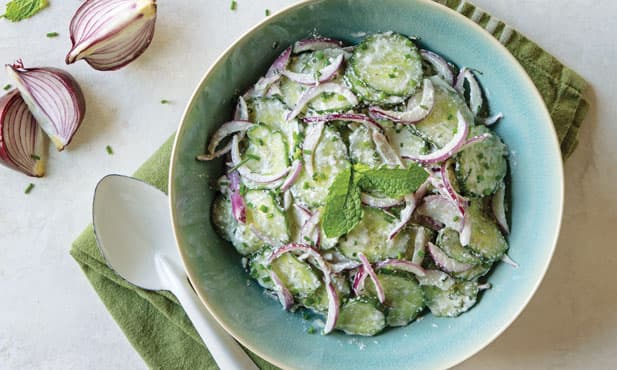 Salada de pepino com queijo