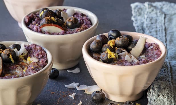 Quinoa doce com mirtilos
