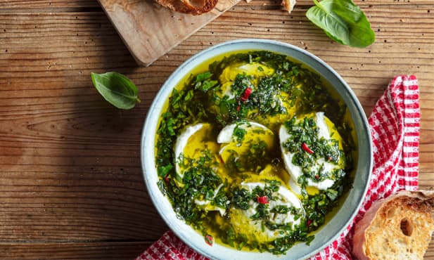 Mozzarella marinada em azeite e ervas