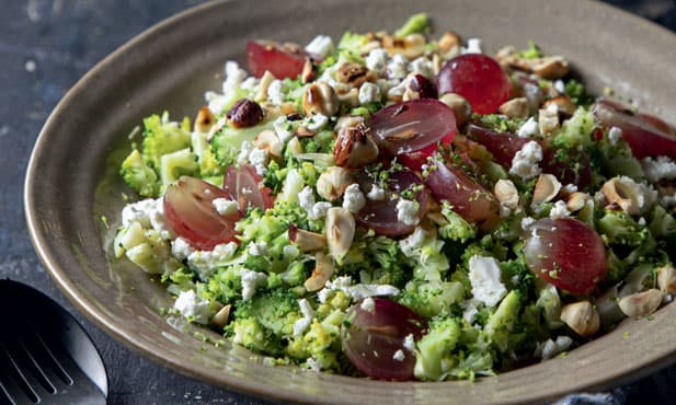 Salada de brócolos e feta