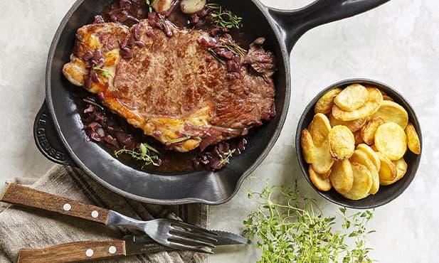 Bife na frigideira com molho de vinho...