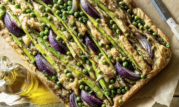 Focaccia de espargos, cebola e...