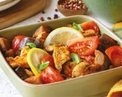Arroz frito com galinha e legumes